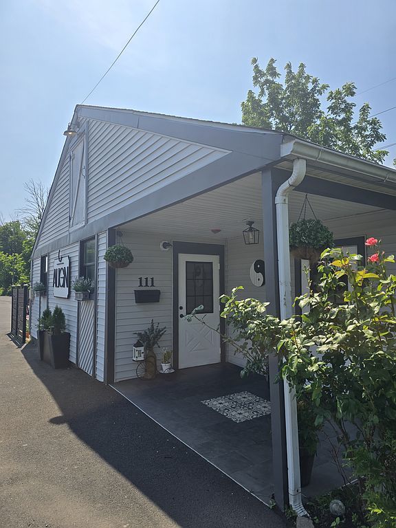 111 2nd St - Property Image