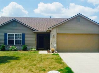 8320 Maple Valley Dr, Fort Wayne, IN 46835