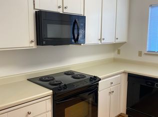 5225 Old Redwood Hwy APT 4, Santa Rosa, CA 95403