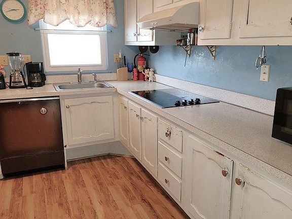 5th image of 571 Sheffield Ct