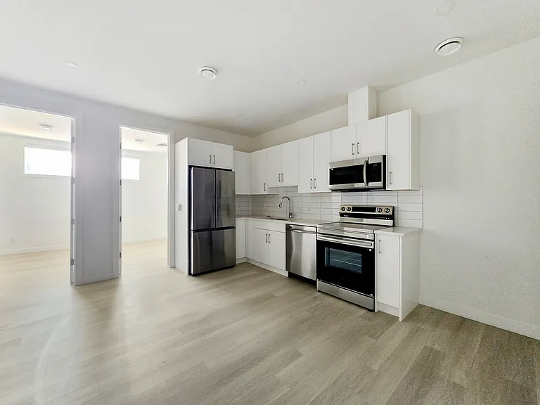 2108 Home Rd NW — Photo 2