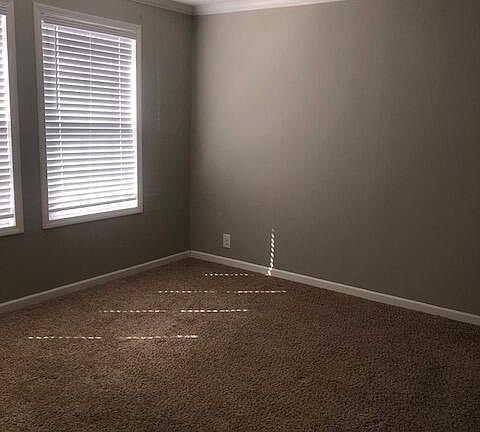 4th image of 57 Crest Oak Dr