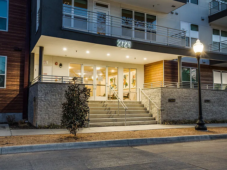 THE MODERNE — Photo 2
