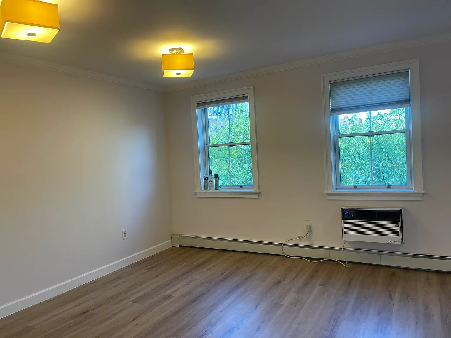 1443 Fifth Avenue — Photo 3