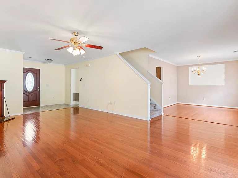 908 Silvercrest Dr — Photo 5