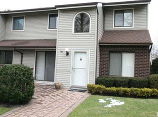 736 Hilltop Ct, Coram, NY 11727