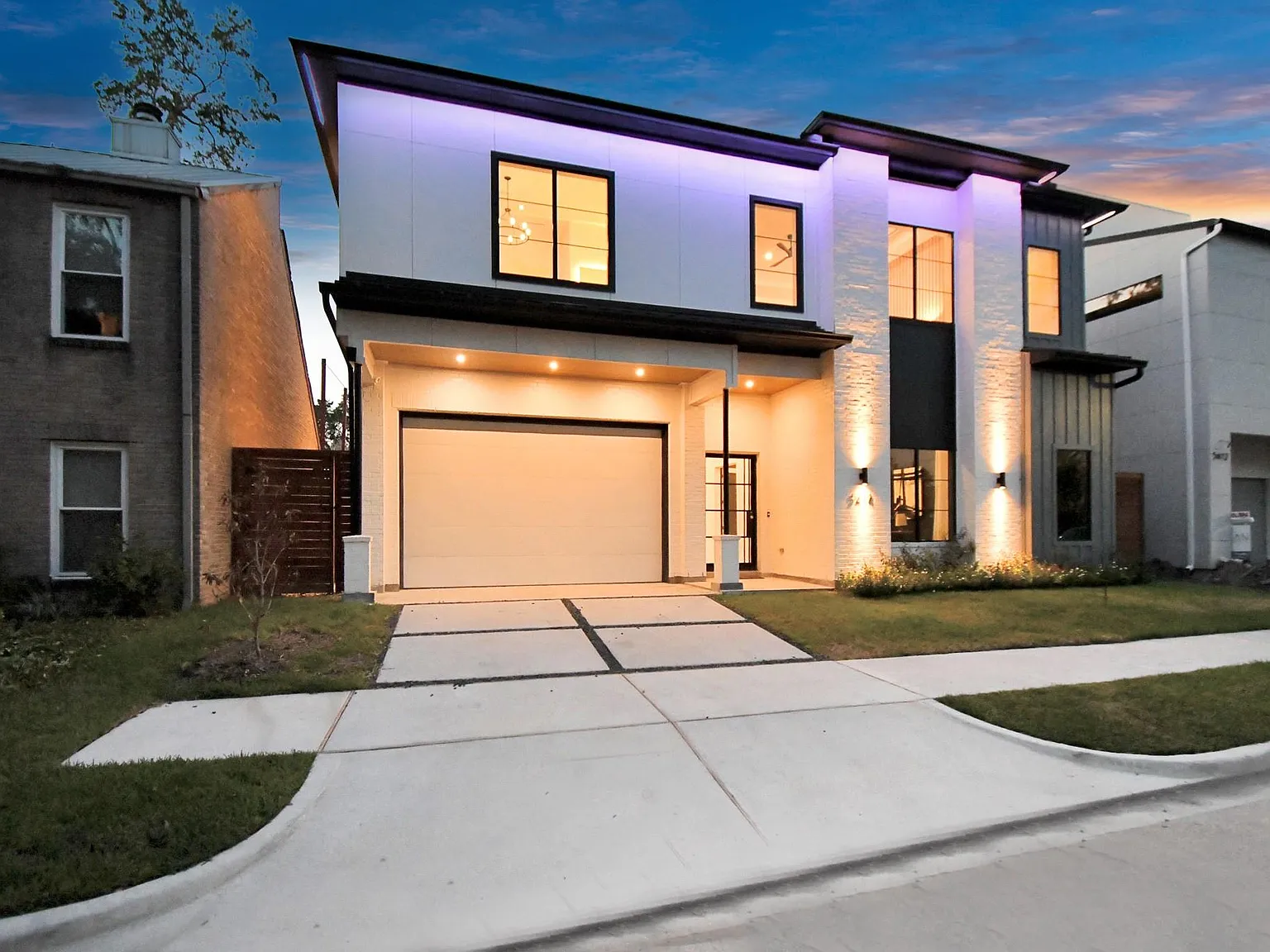 5 bed, 5.5 bath, 5512 sqft, $20,000 — Photo 2