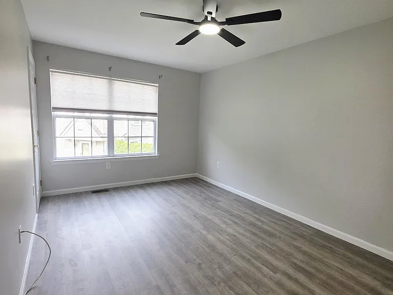 57 Phoenix Ct — Photo 17