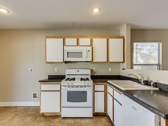 3rd image of 857 Adobe Flat Dr