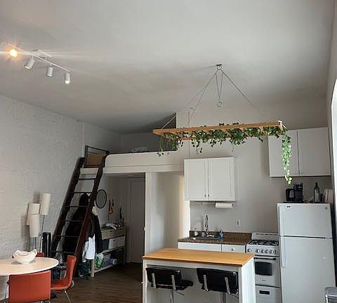 3rd image of 659 N 22nd St #1