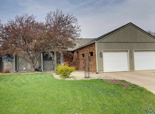 6016 W Tecumseh Ct, Sioux Falls, SD 57106