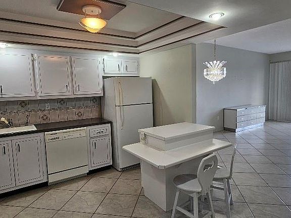5th image of 18041 Biscayne Blvd APT 203