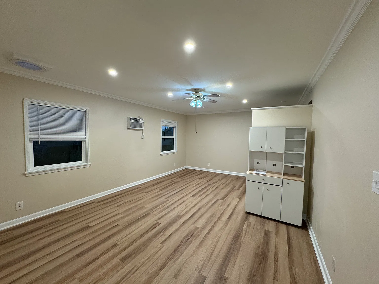 2 bed, 910 sqft, $2,750 — Photo 4