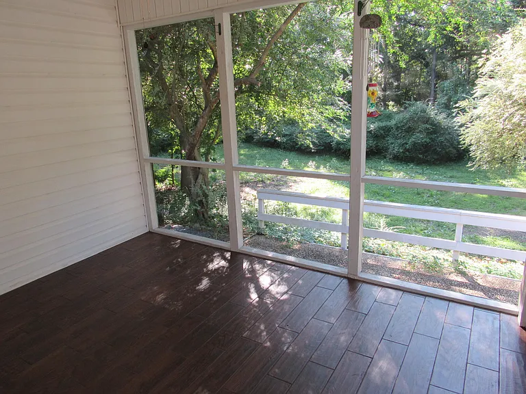 138 Kensington Way — Photo 8