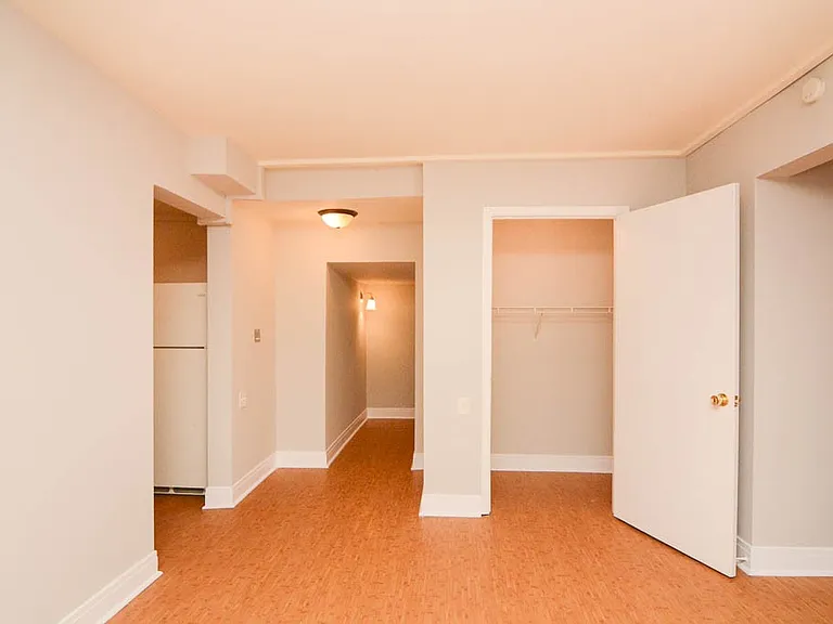 5736 N Winthrop Ave #410 — Photo 8