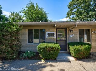 407 W Drahner Rd, Oxford, MI 48371