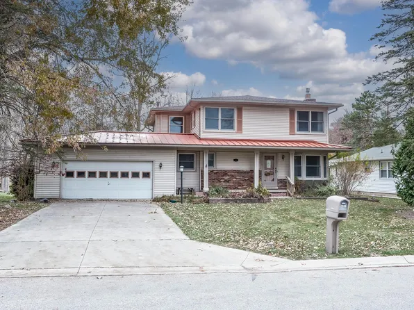 2806 Woodstock Dr, Port Huron, MI 48060