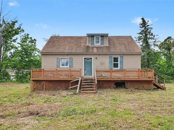 687 Whitley Lane, Highland, NY 12528
