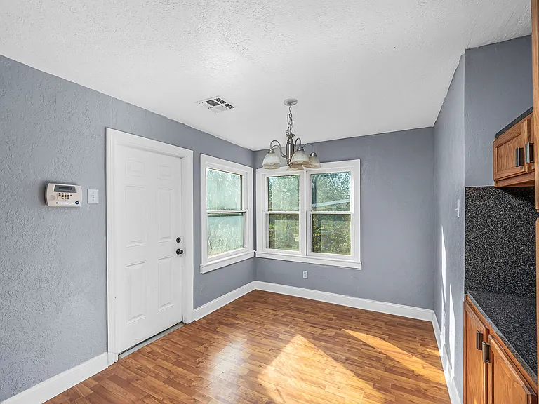 1904 NW Lake Ave — Photo 12