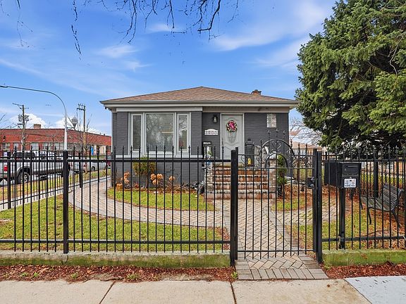 2nd image of 1900 N Kenneth Ave