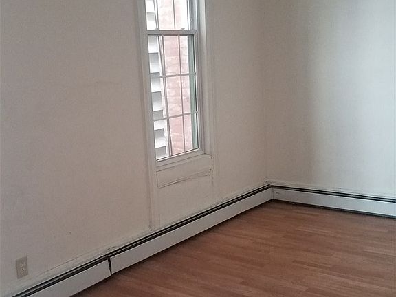 5th image of 213 Summit Ave #1
