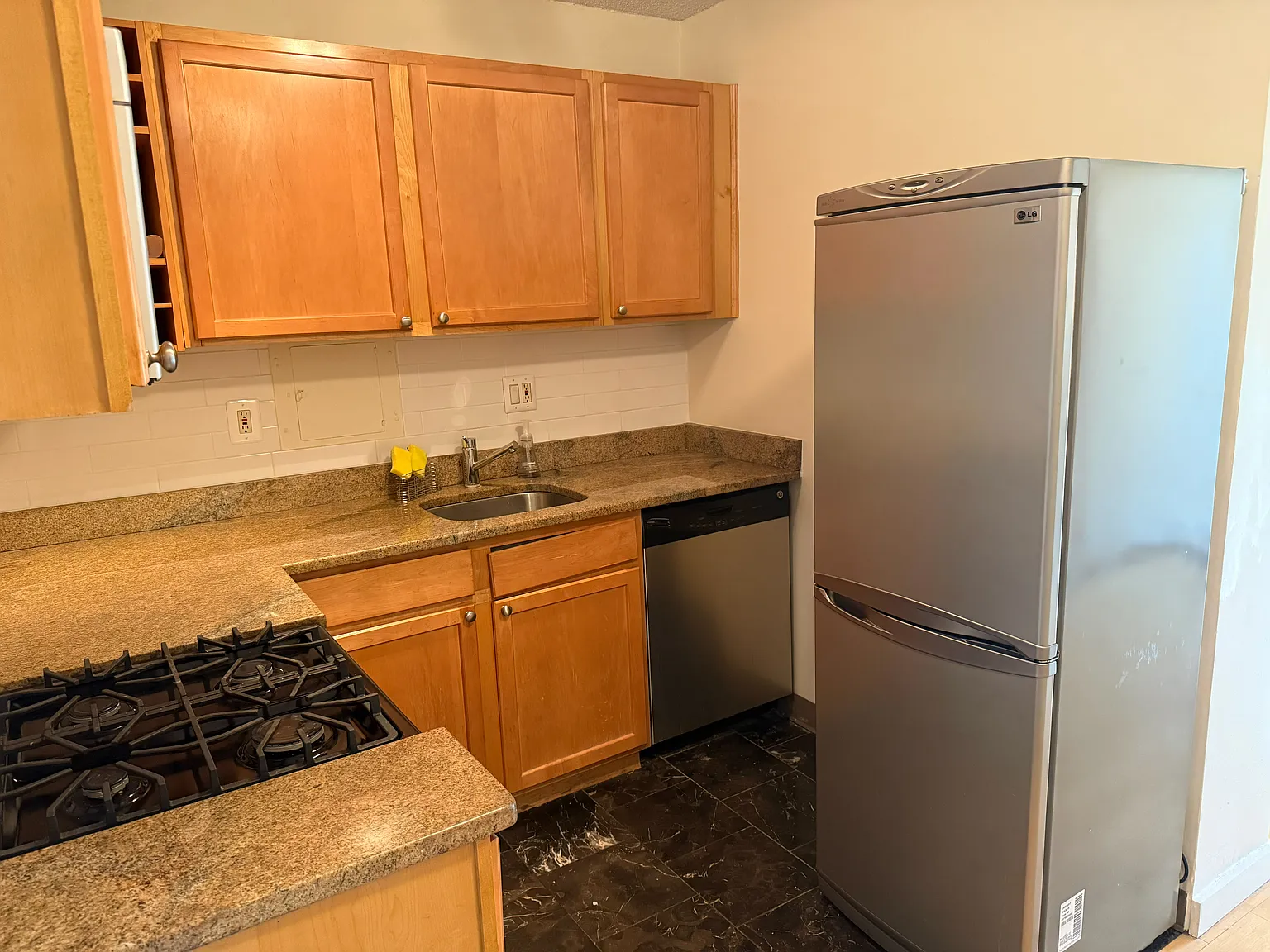 1 bed, 565 sqft, $1,850 — Photo 2