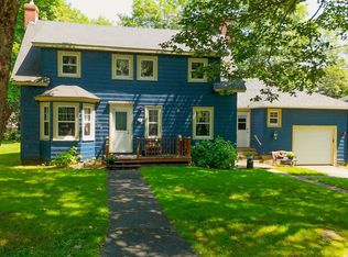 11 Highland Ave, Yarmouth, NS B5A2A3