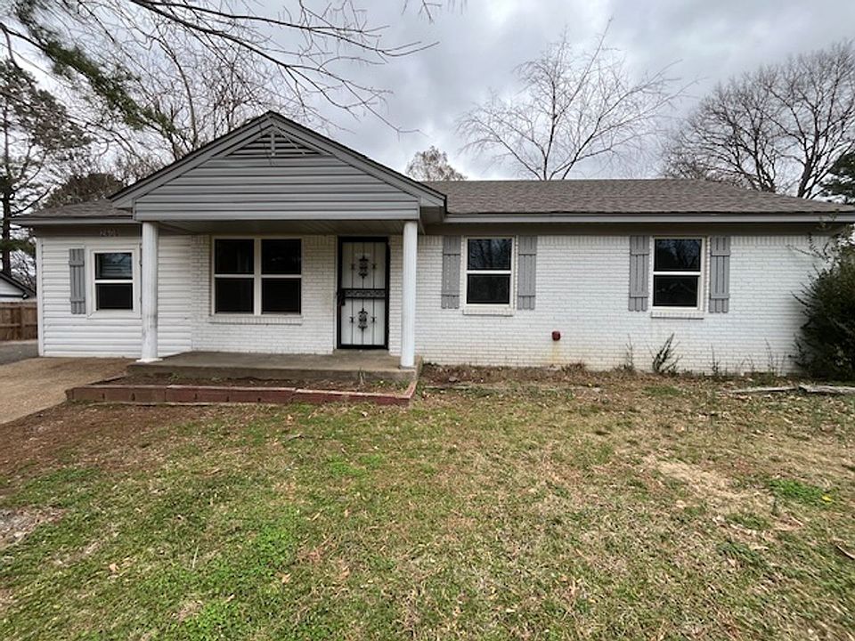 1st image of 2600 Eastbrook Dr