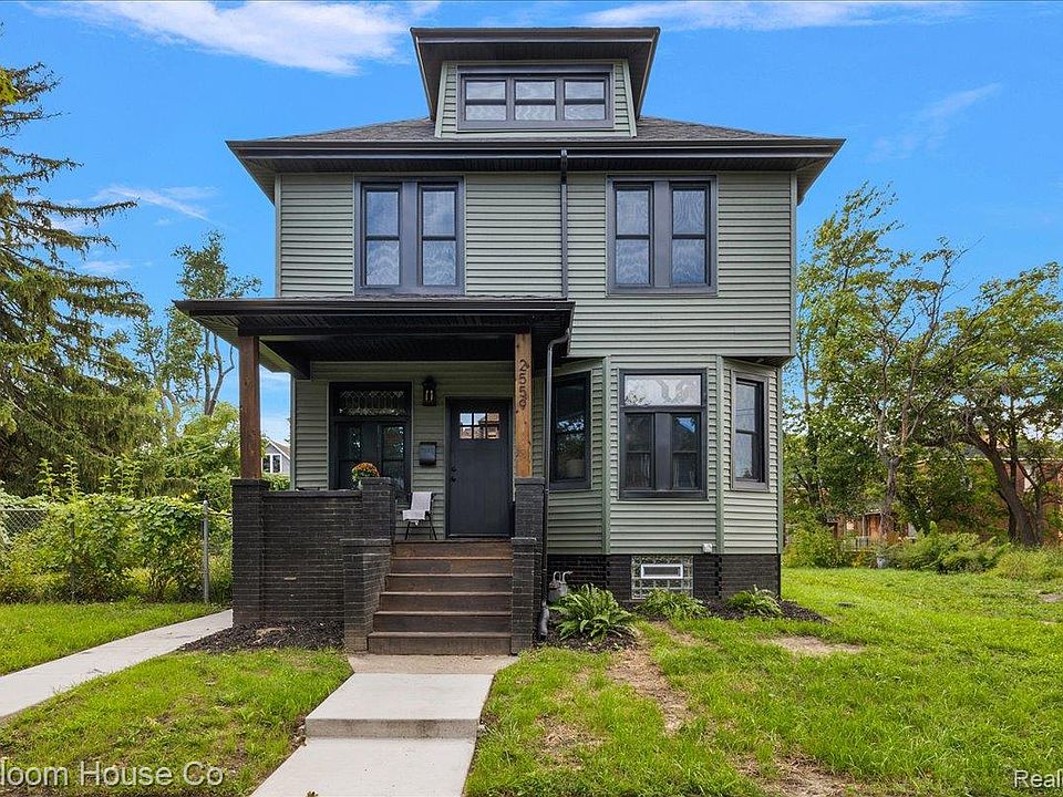 1st image of 2559 Helen St