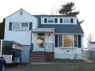 51 Robin Pl, Parlin, NJ 08859