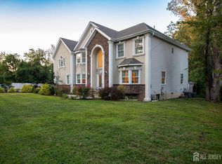 13 Deans Ln, Monmouth Junction, NJ 08852