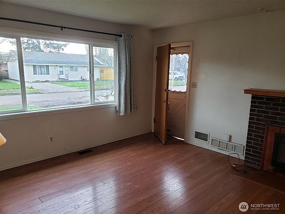 2nd image of 2830 Colorado Street