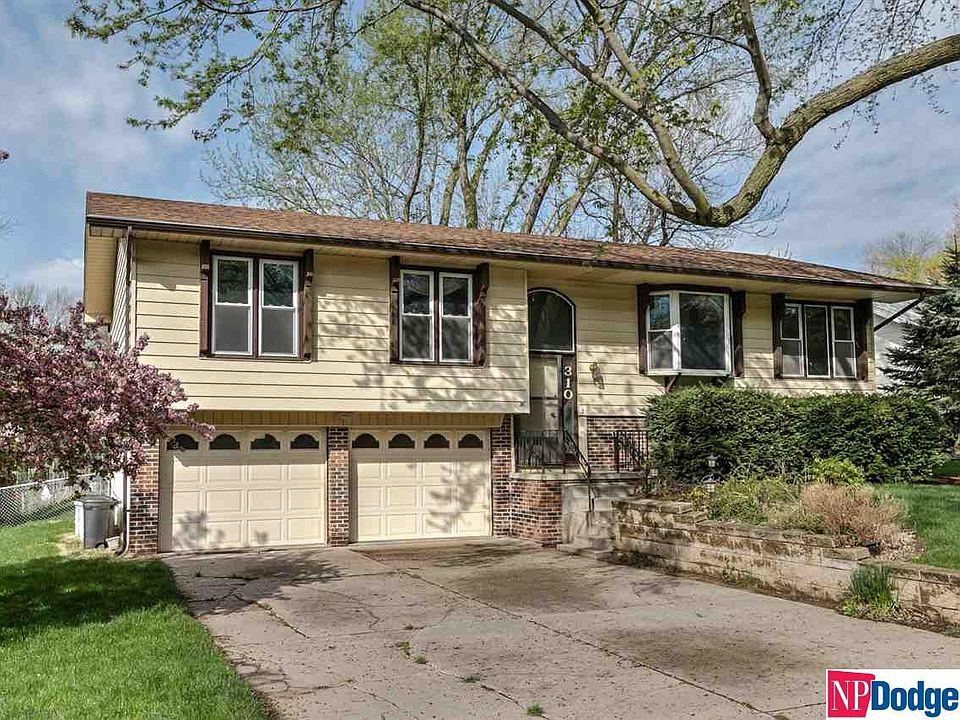 1st image of 310 Douglas Dr