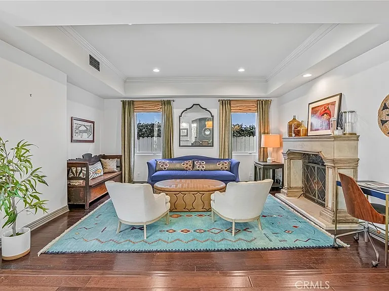 2200 Walnut Ave — Photo 8