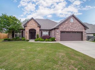 910 Hunter Lee Dr, Bryant, AR 72022