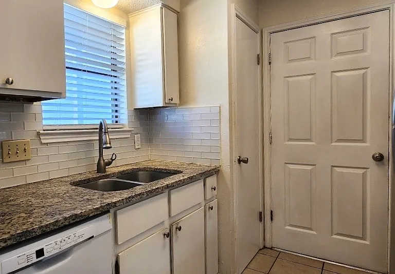 600 Country Aire Dr — Photo 6