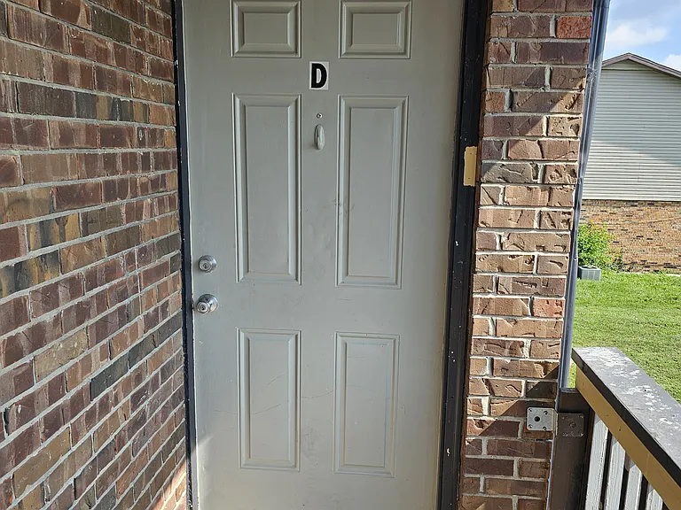 961 Belle Valley Dr #D — Photo 2