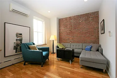 Rented by R New York