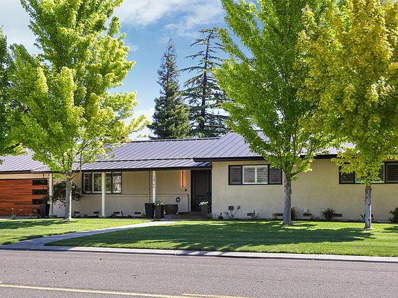 3rd image of 10764 N Elkhorn Dr