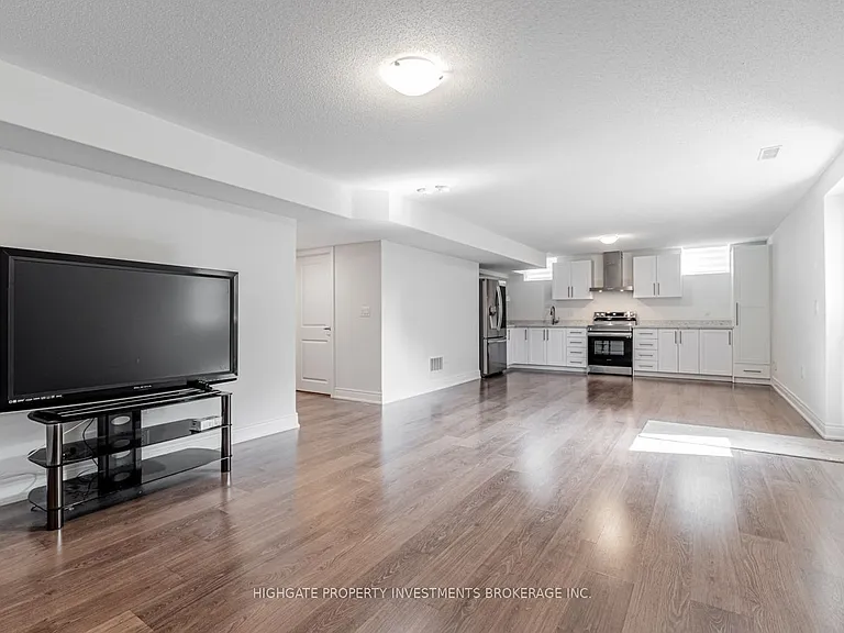1055 Purus Path #BASEMENT — Photo 15