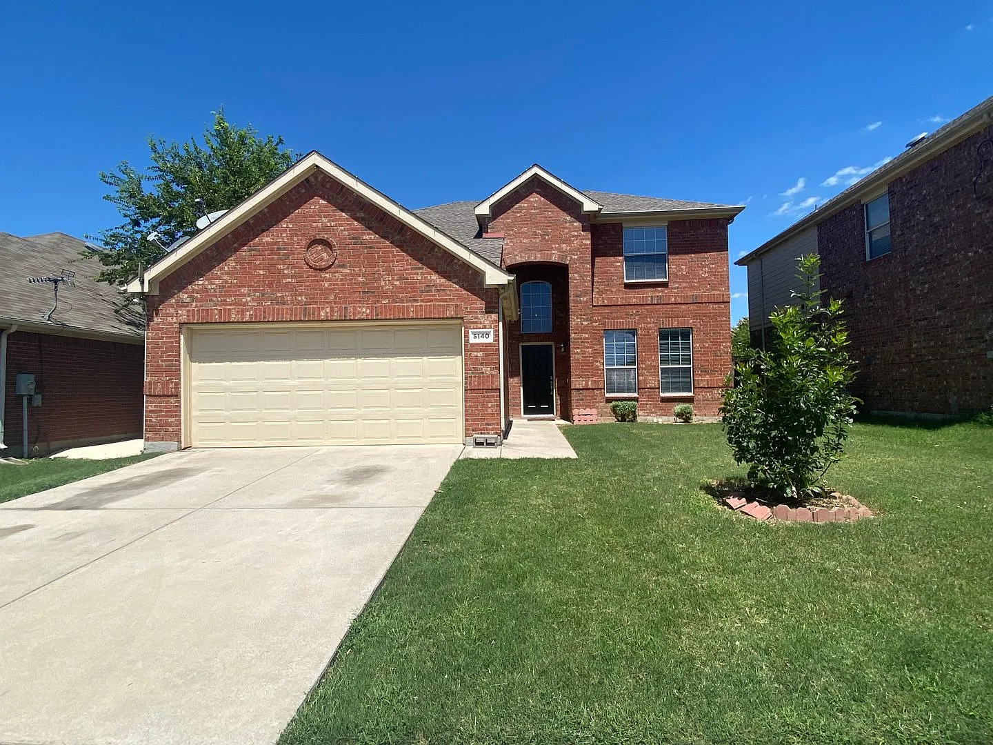 **Gorgeous 4 bedroom** — Photo 2