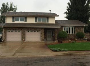 1449 13th St W, Dickinson, ND 58601