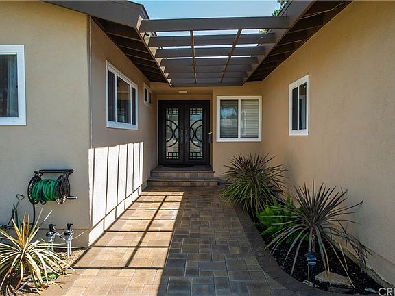 3rd image of 9802 Langdon Ave