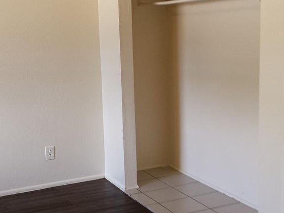 5th image of 2537 S Lakecrest Dr APT 2