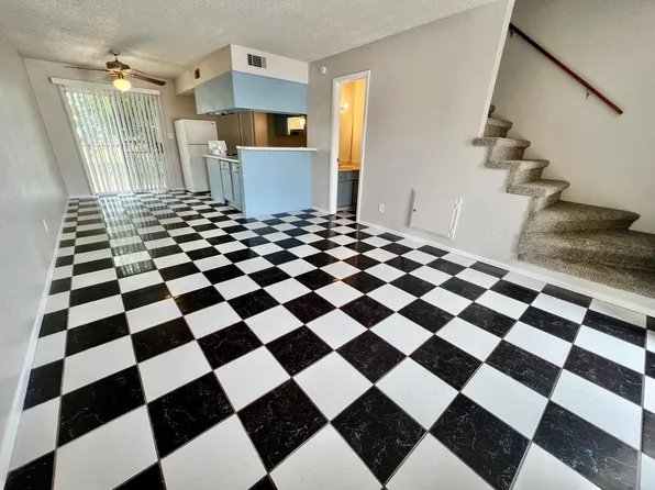 1082 Linde St, New Braunfels, TX 78130