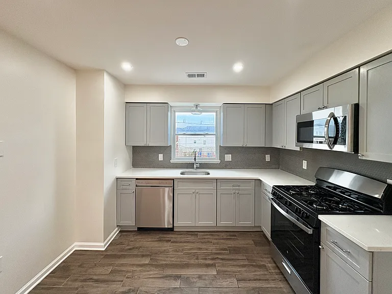 156 Ridgewood Ave #1 — Photo 34