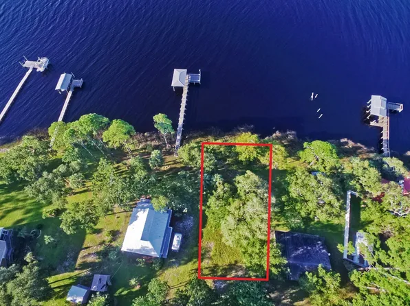 98 River Dr, Panacea, FL 32346