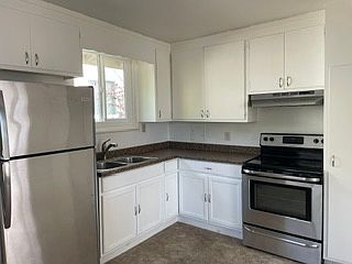4th image of 1944 Howe Dr
