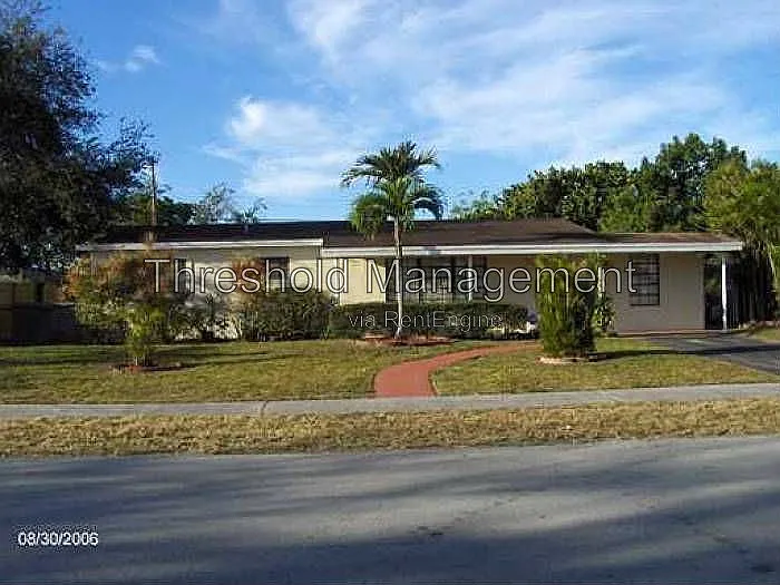 19632 NE 12th Pl — Photo 1