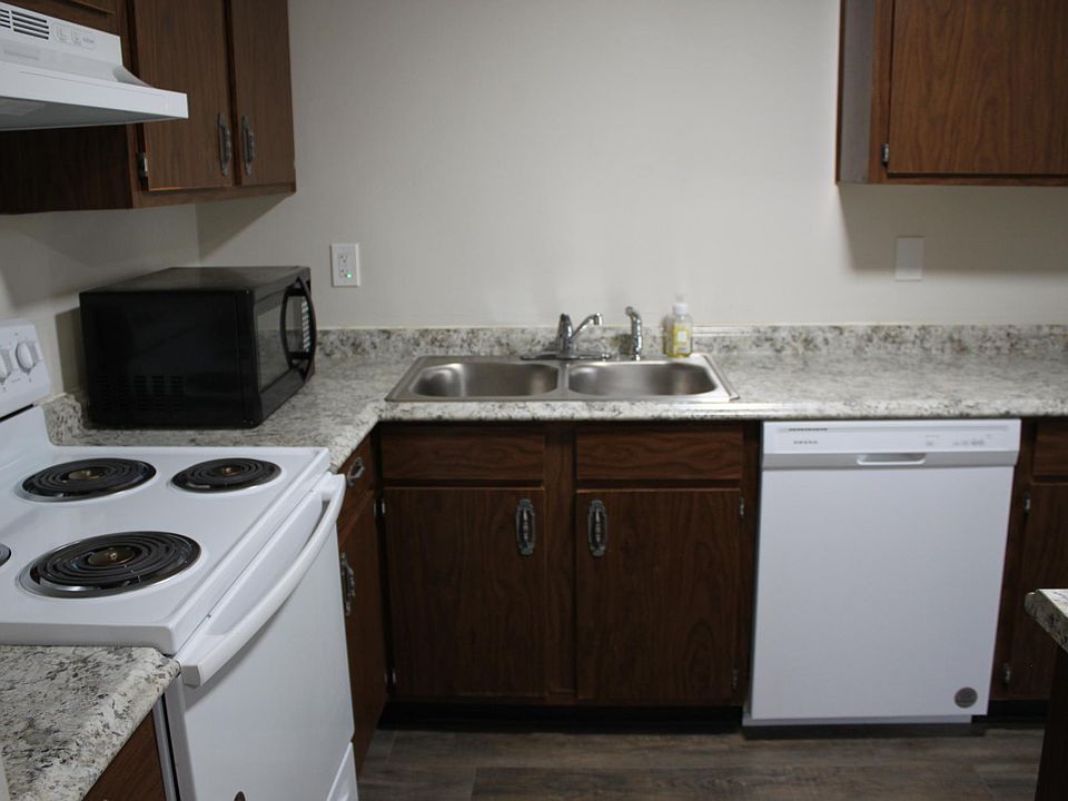 1st image of 4 N Saint Bernard Dr #4